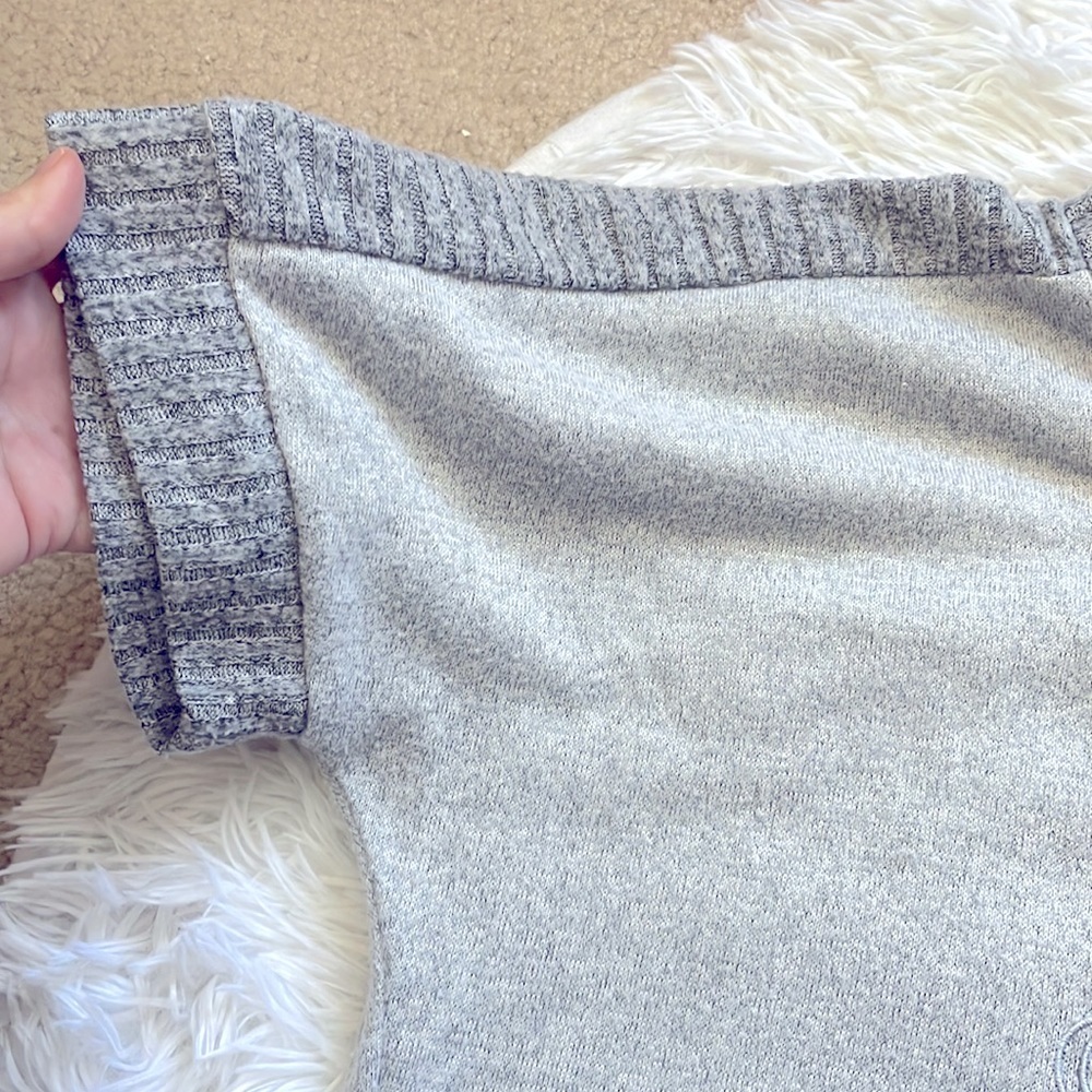 Vince Camuto Soft Heathered Gray Short Sleeve Sweater - Picture 4 of 6